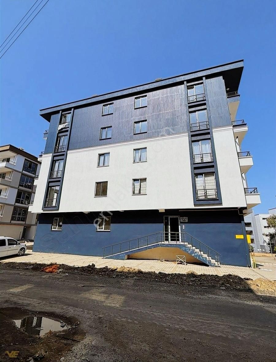 Eski Garip Zeycan Okul Arkasında 1+1 Daire