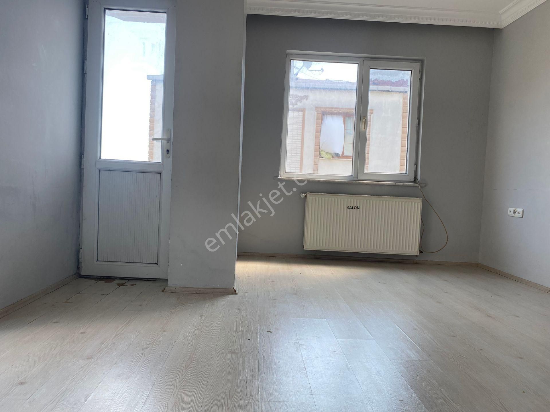 Avrupa Emlak Tan Esenler Fatih Mah 75 M² 2+1 3.kat,15-20 Yaş Arası,çift Banyo,sabit Gelirlilere