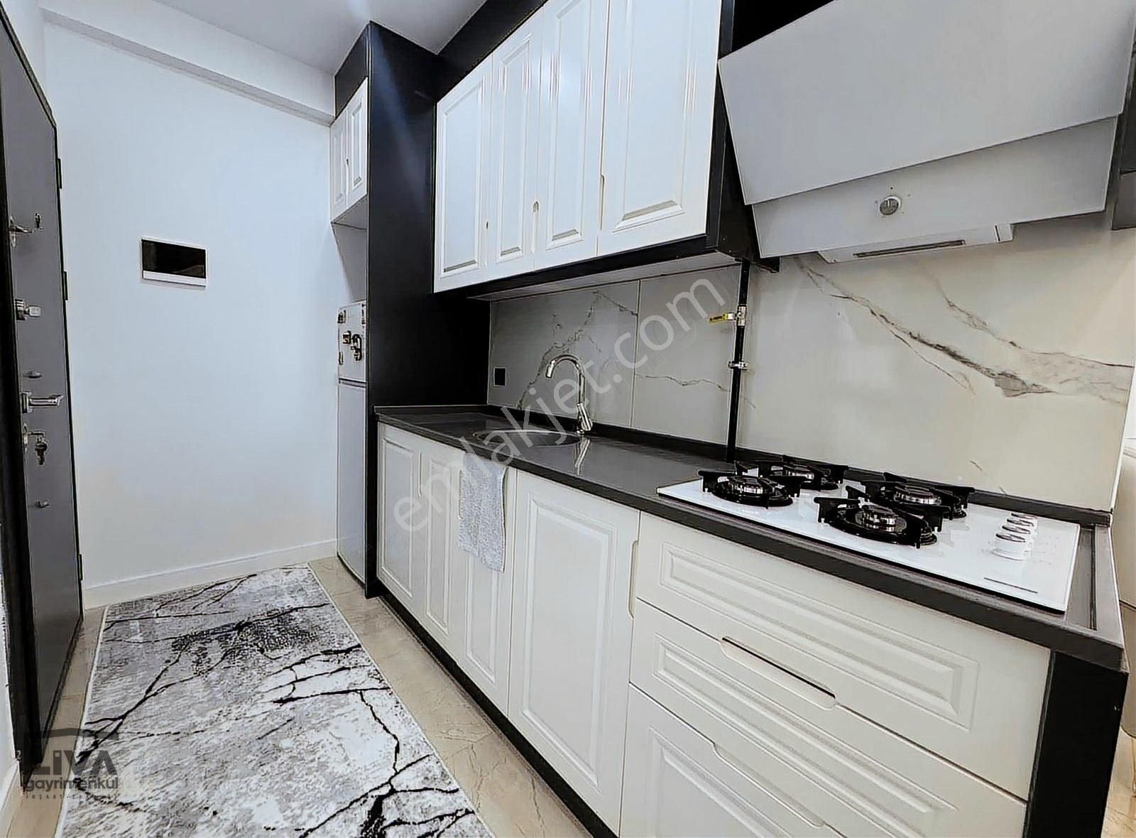 Liva'dan Çamlıkta 1 Yıllık Binada Ultra Lüks 1+1 Apart