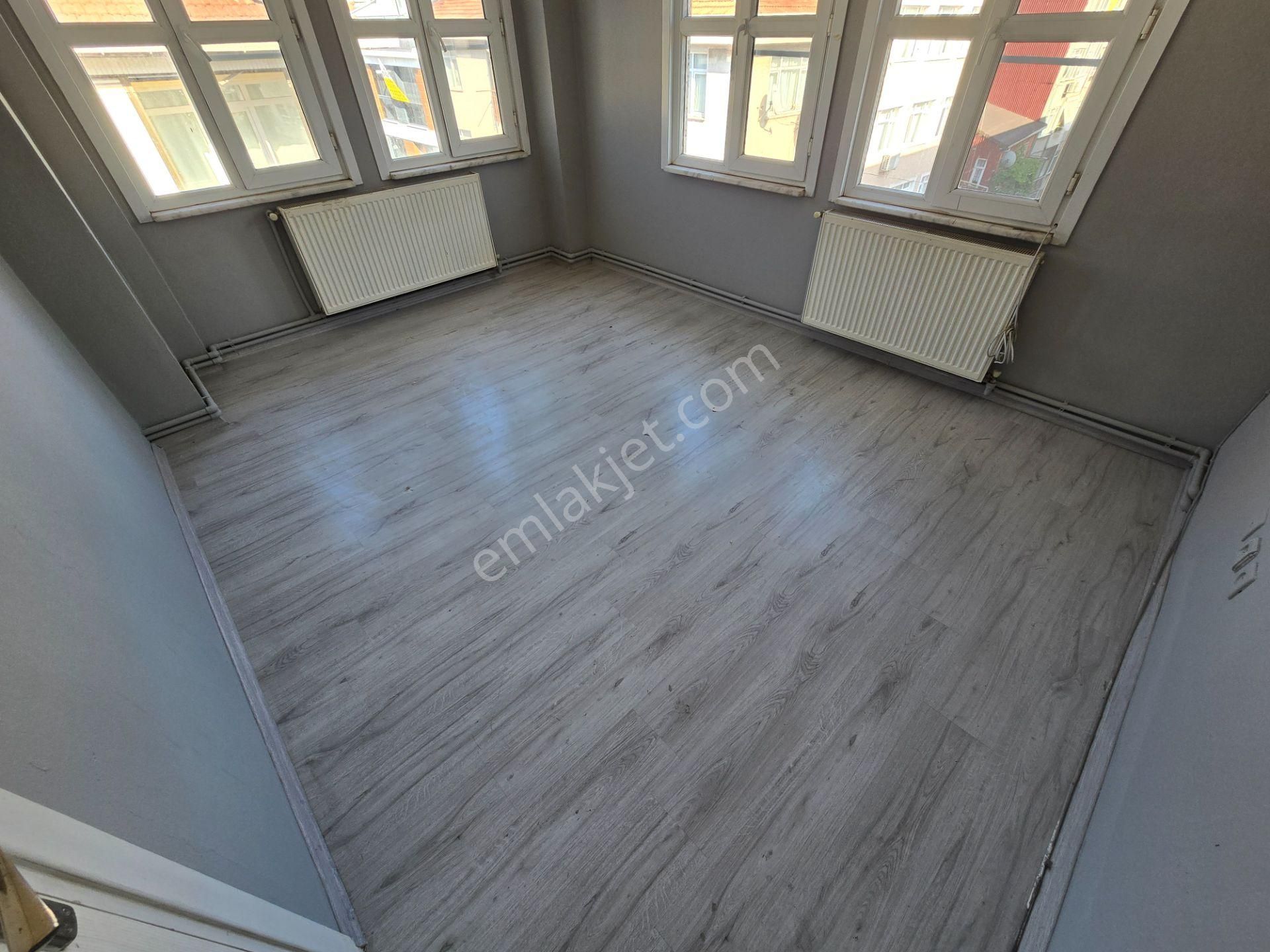 Deluxe 26 'dan Merkeze Yakın Köşe Ferah Balkonlu 2+1 75 M2 Daire