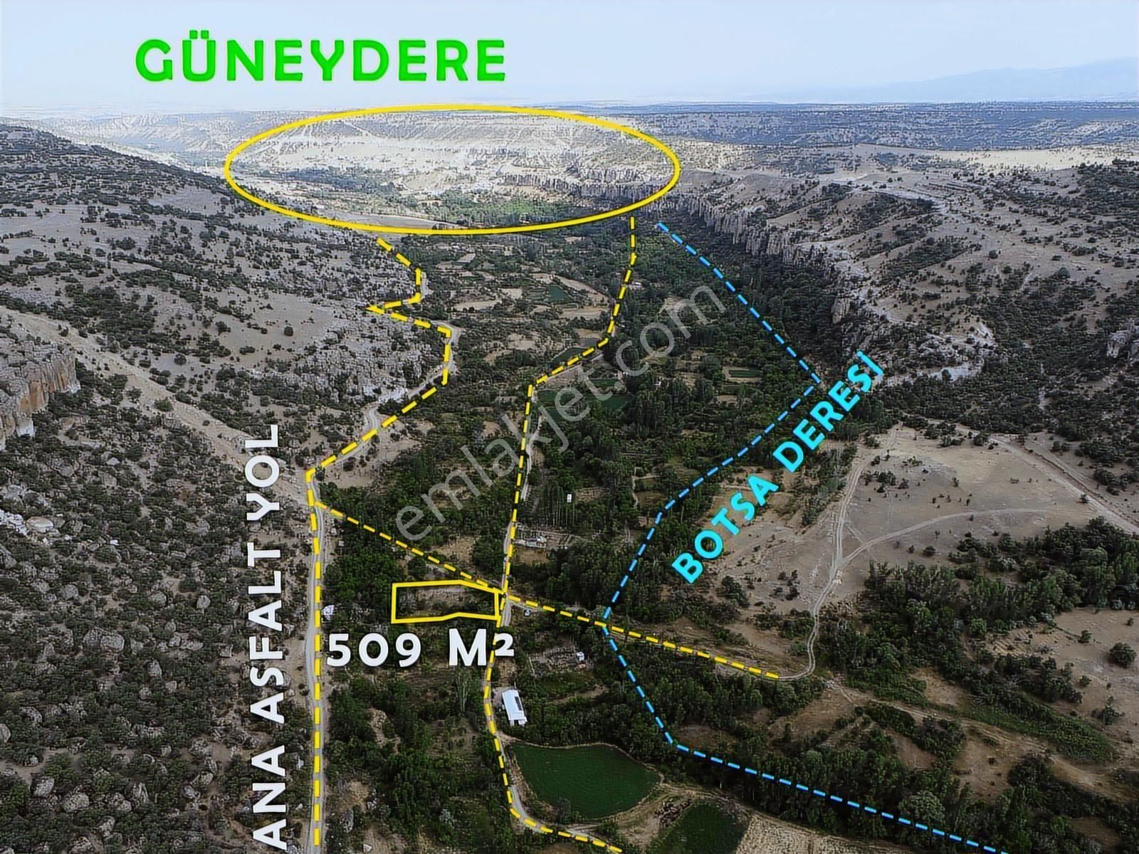 Botsada Yeşillik İçerinde Suyu Olan Bahçe - Görsel 2