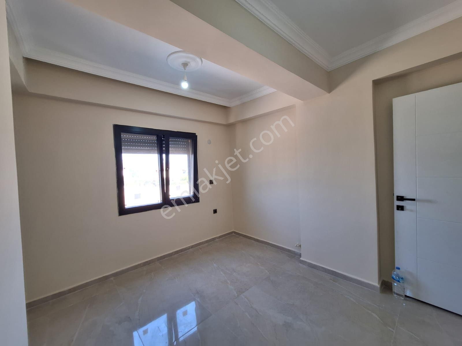 Dikili Güven Emlak'tan Cumhuriyet Mahallesinde 5+1 Ayrı Mutfaklı 180 M2 Tripleks Villalar - Görsel 28