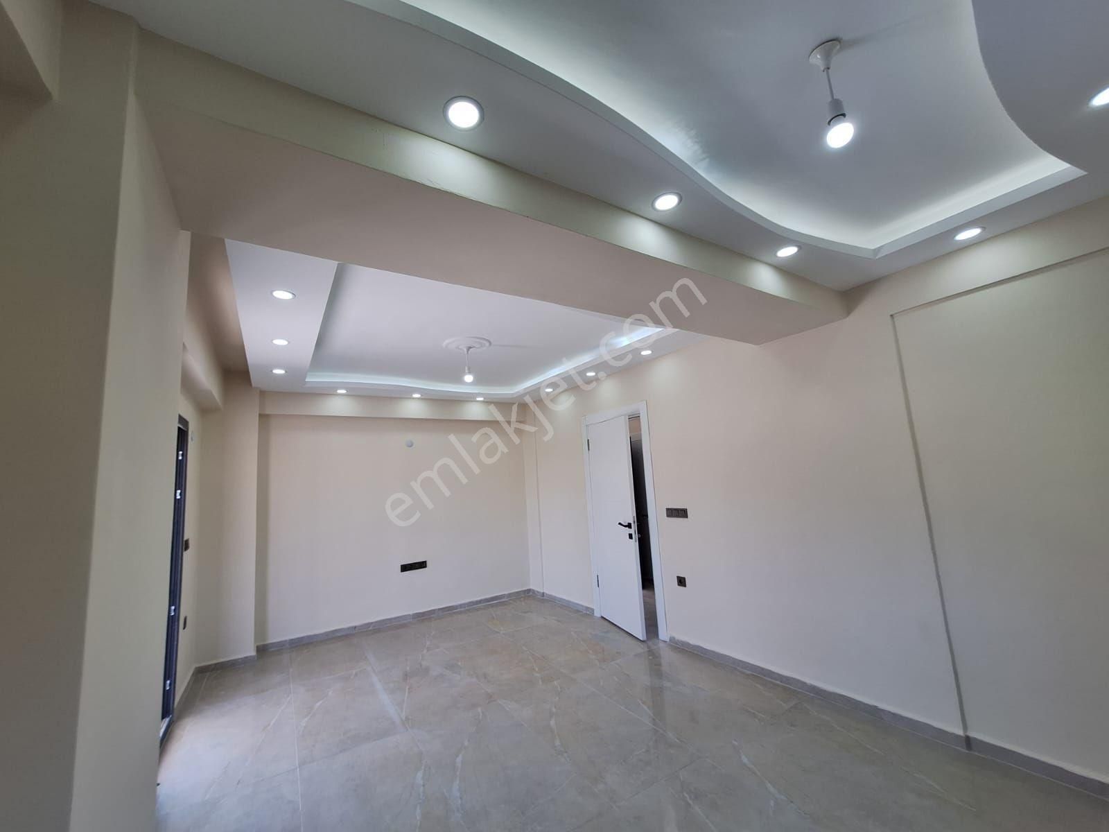 Dikili Güven Emlak'tan Cumhuriyet Mahallesinde 5+1 Ayrı Mutfaklı 180 M2 Tripleks Villalar - Görsel 17