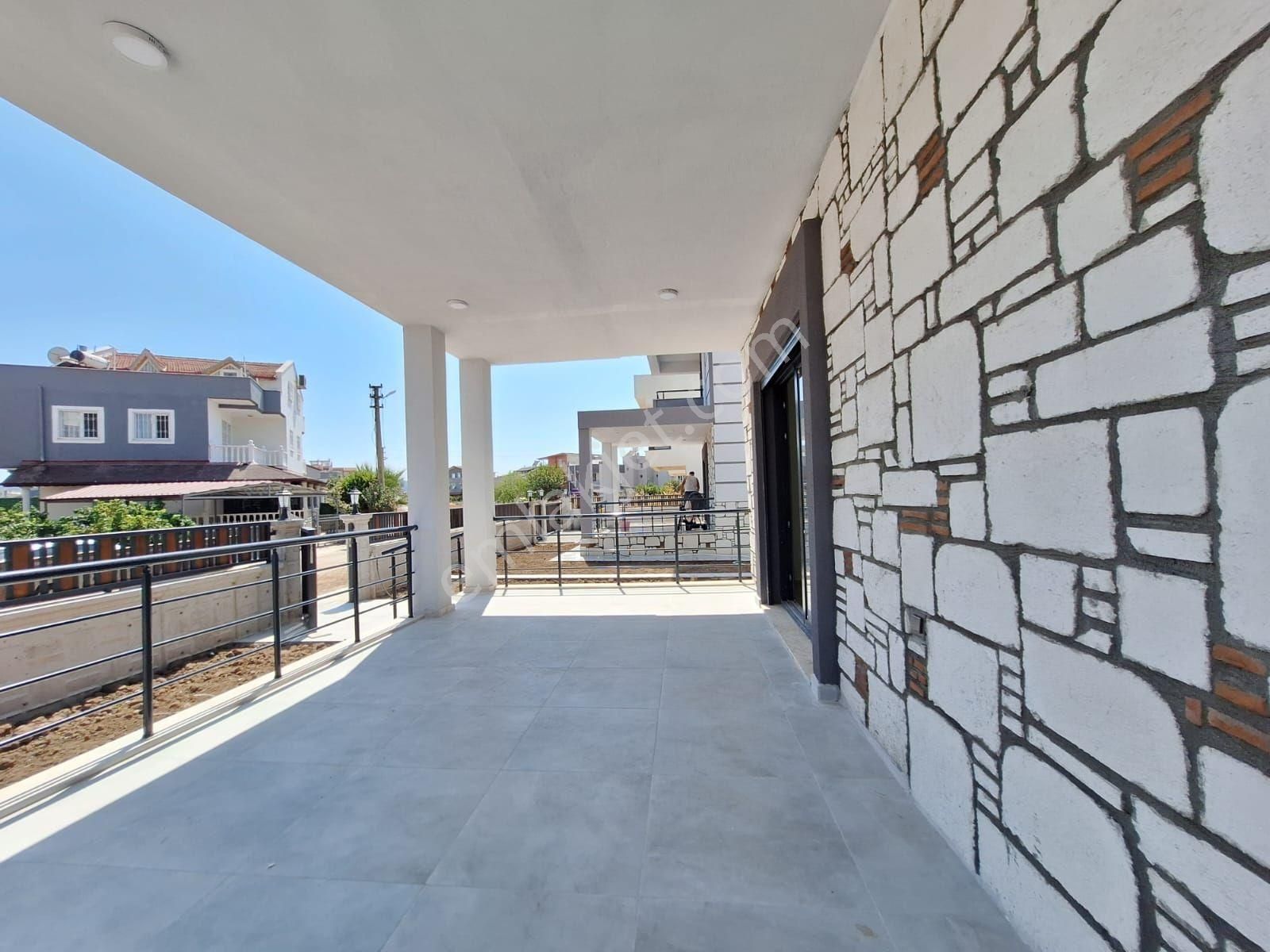 Dikili Güven Emlak'tan Cumhuriyet Mahallesinde 5+1 Ayrı Mutfaklı 180 M2 Tripleks Villalar - Görsel 11