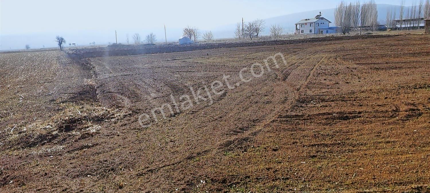 Akören Karahüyük'te Asfalt Cephe Ticari+konut İmarlı Arsa 600m²
