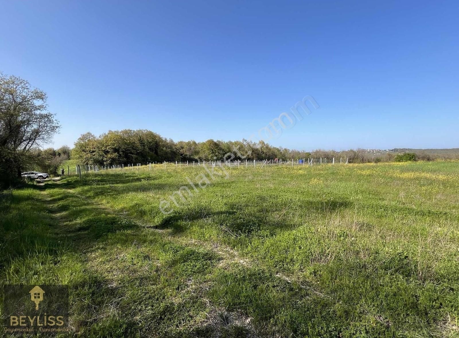 Çatalça Başakköyde Satılık 850 M2 Hisseli Arazi