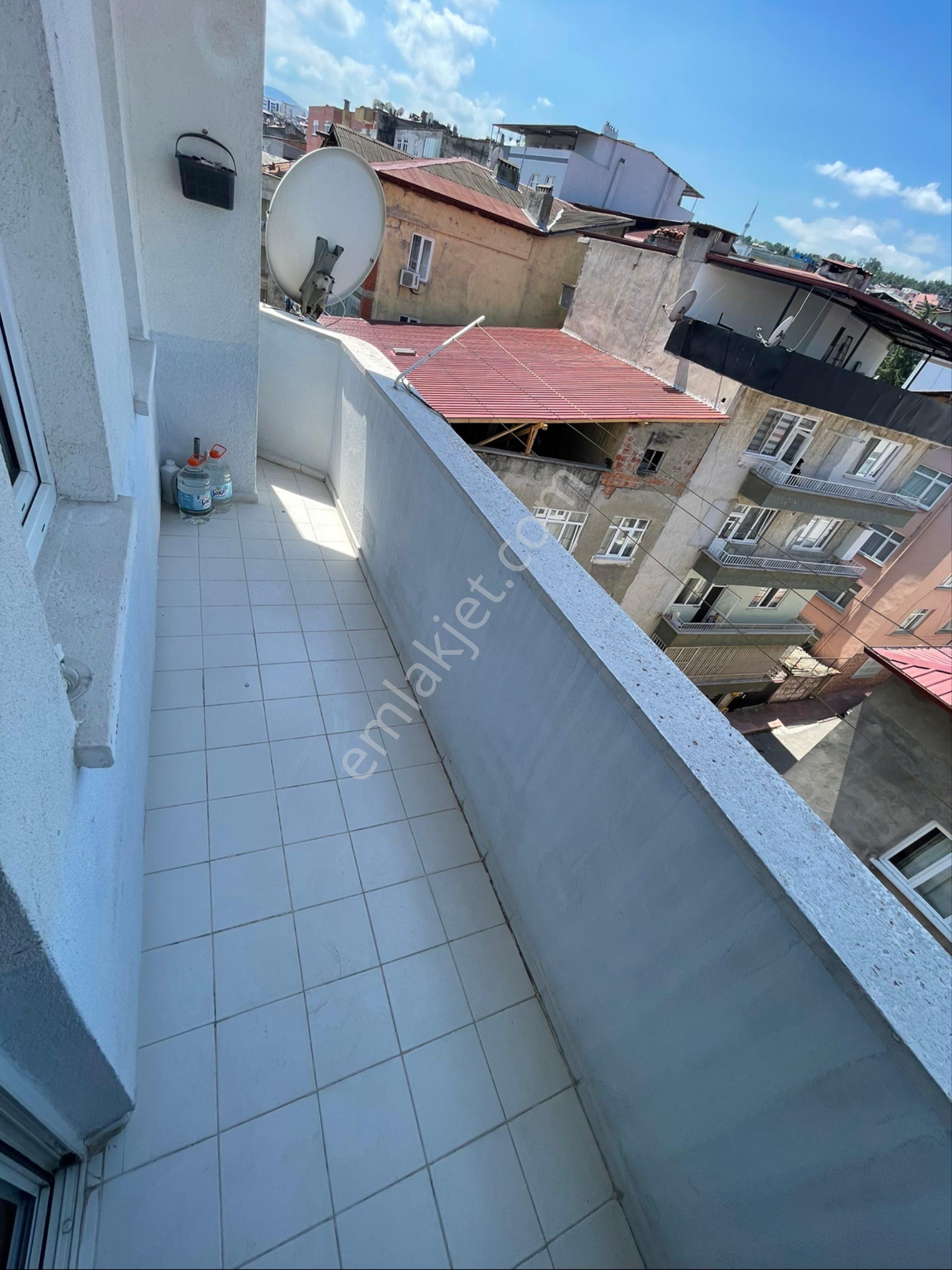 Evim-nur’dan Reşadiye Mah 3+1 110 M2 5.kat Kilerli Asansörlü Doğalgazlı Daire - Görsel 23