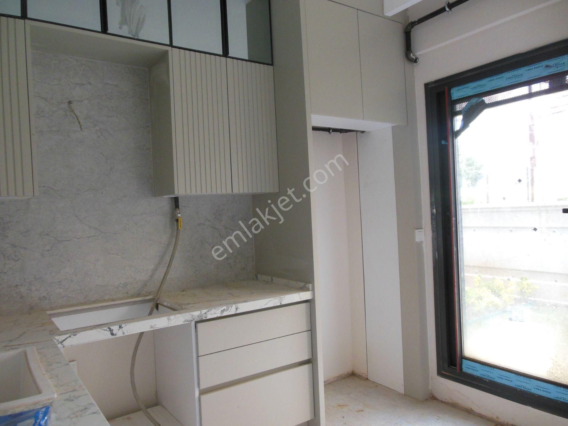 Bal Gayrimenkul -cüneytbeyde Merkezi Konumda Şık Malzemeli Villa - Görsel 25