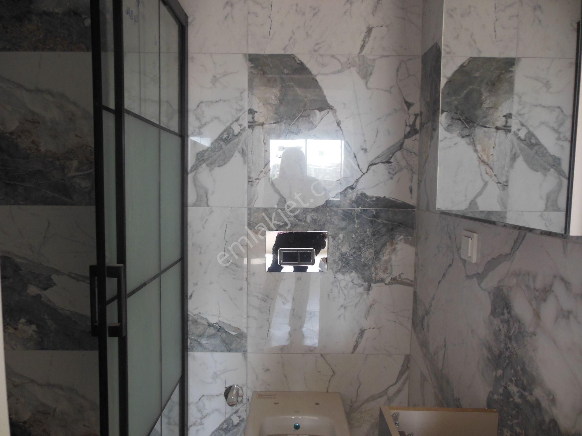 Bal Gayrimenkul -cüneytbeyde Merkezi Konumda Şık Malzemeli Villa - Görsel 30