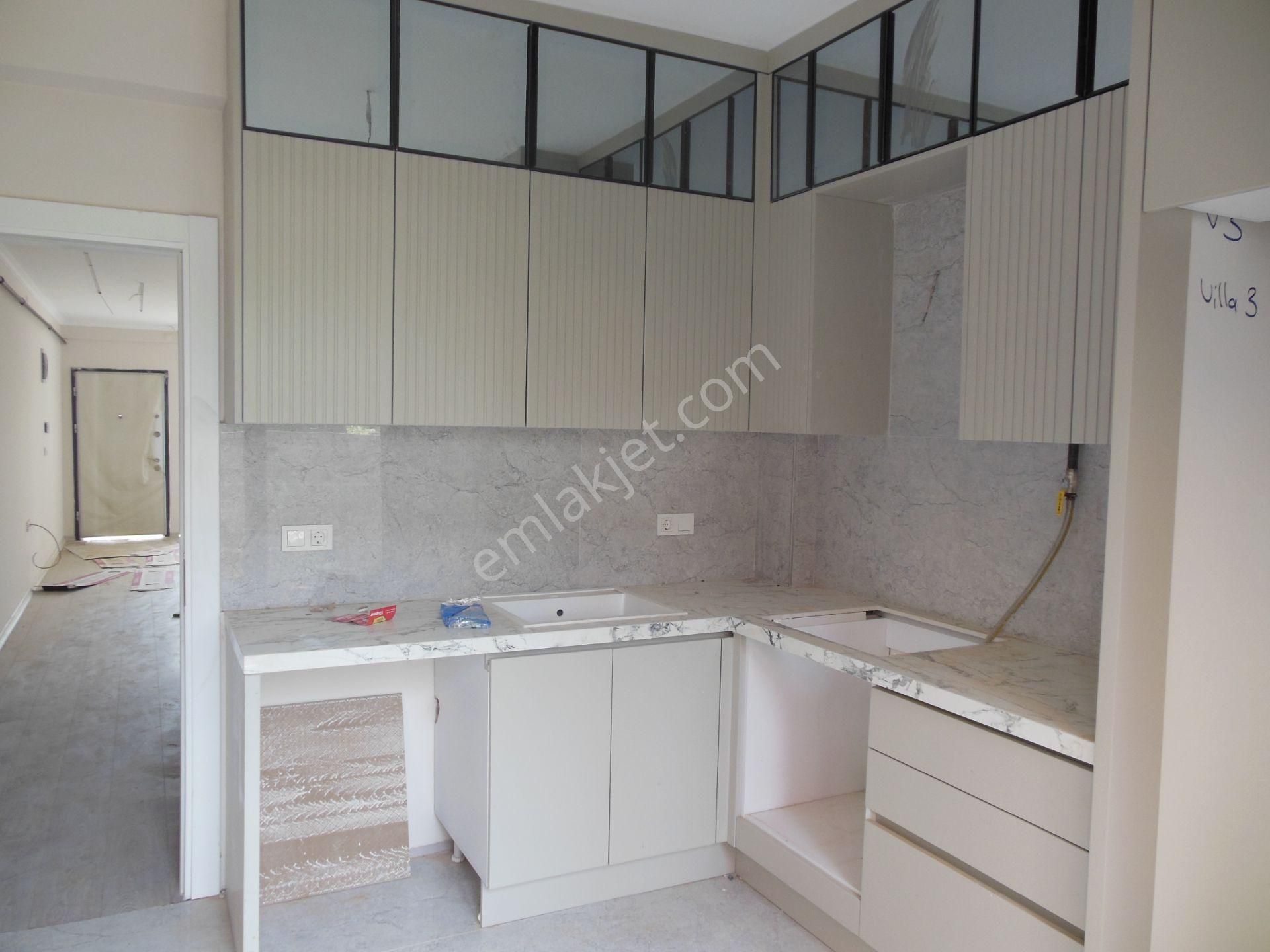 Bal Gayrimenkul -cüneytbeyde Merkezi Konumda Şık Malzemeli Villa - Görsel 24