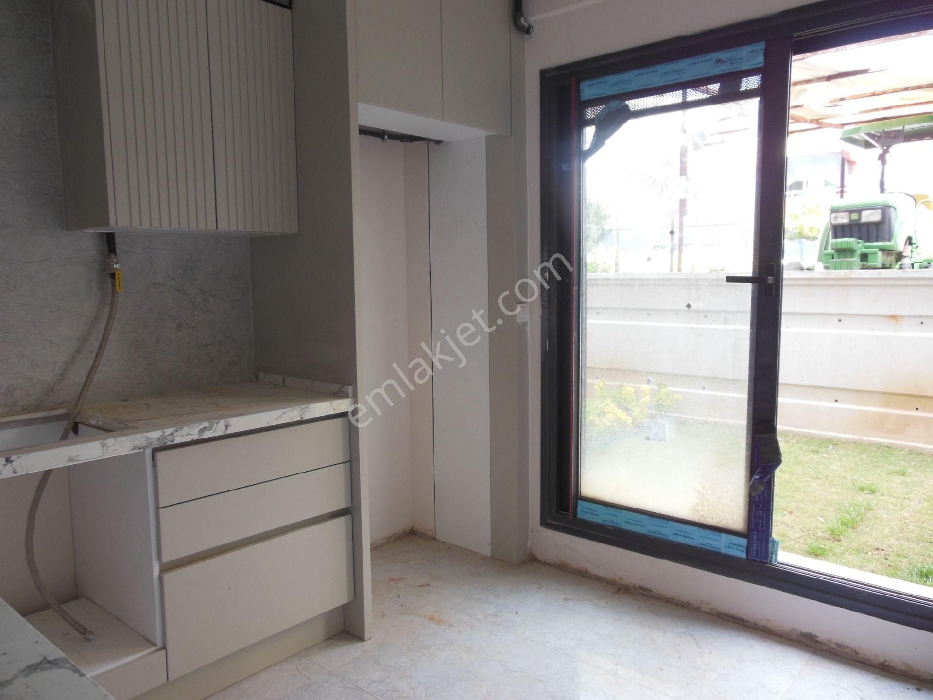 Bal Gayrimenkul -cüneytbeyde Merkezi Konumda Şık Malzemeli Villa - Görsel 26