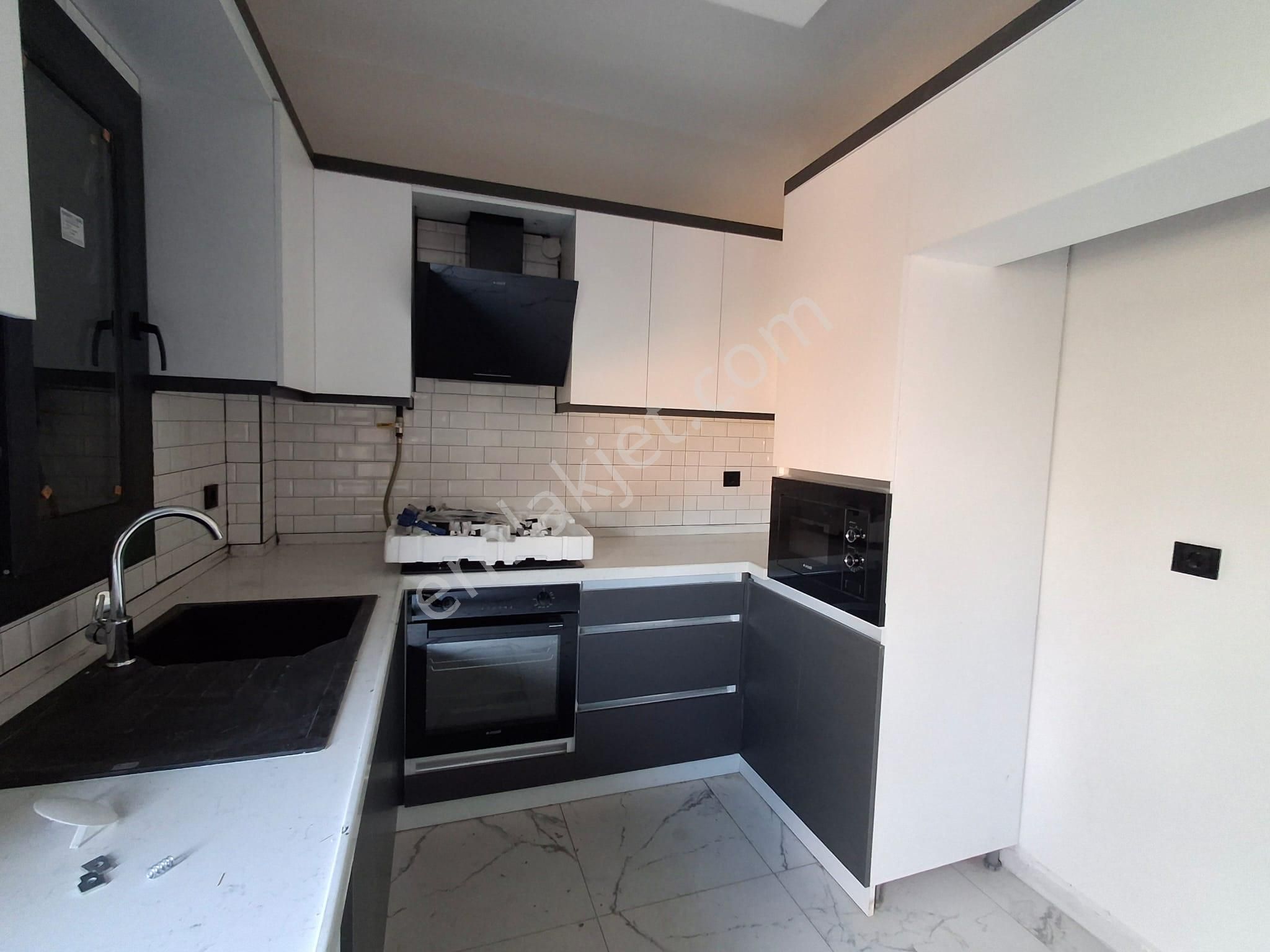 Bal Gayrimenkul -gölcüklerde Açık Mutfak Geniş Bahçeli 4+1 Villa - Görsel 3