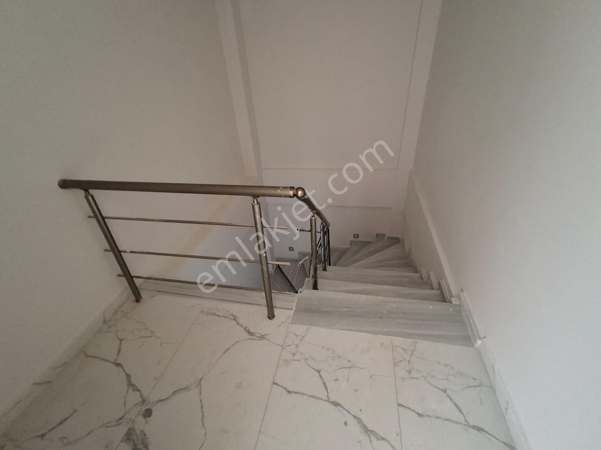 Bal Gayrimenkul -gölcüklerde Açık Mutfak Geniş Bahçeli 4+1 Villa - Görsel 9