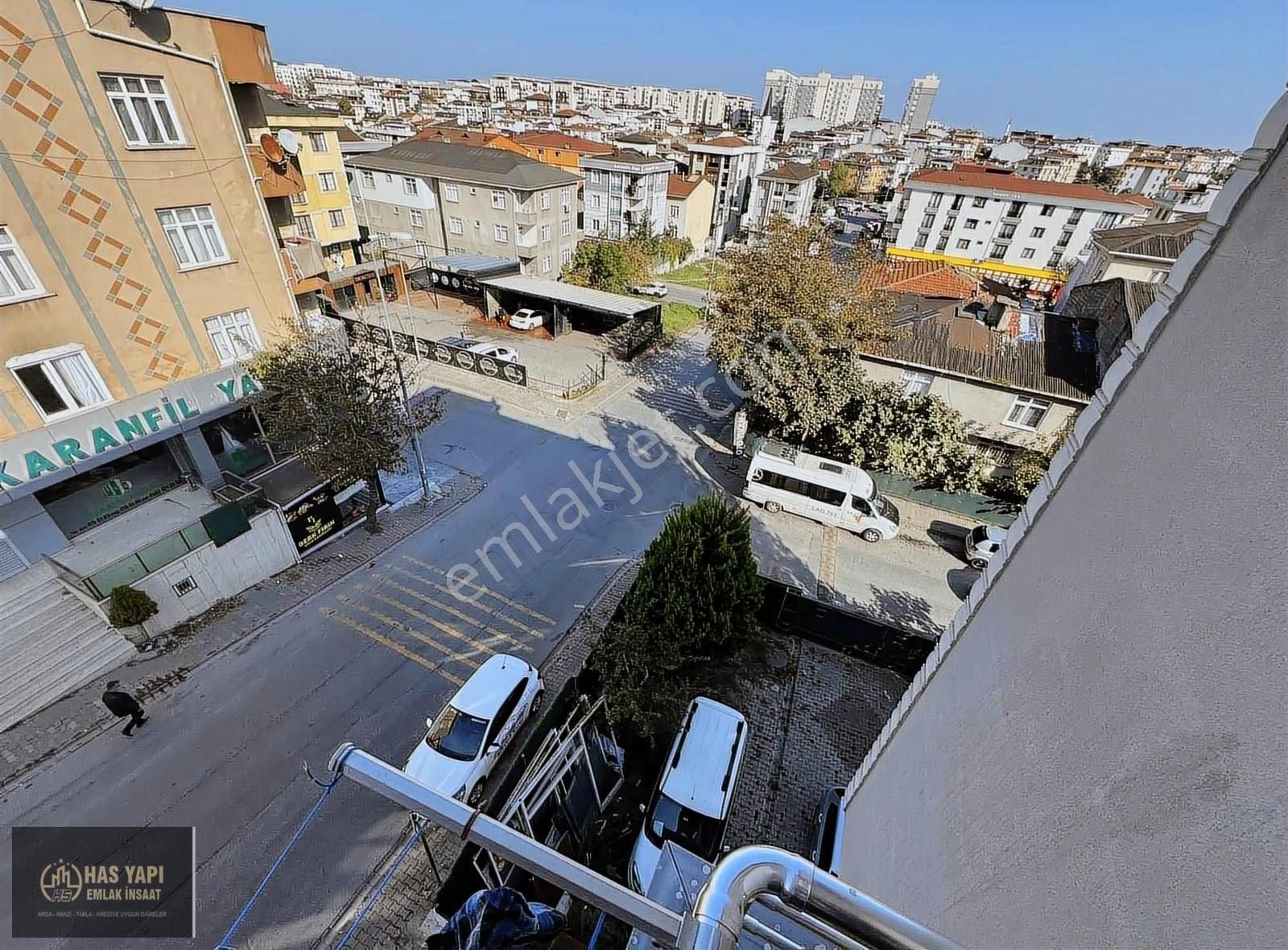 İstanbul Ümraniye Esenkent Mahallesinde 2+1 Orta Kat Daire