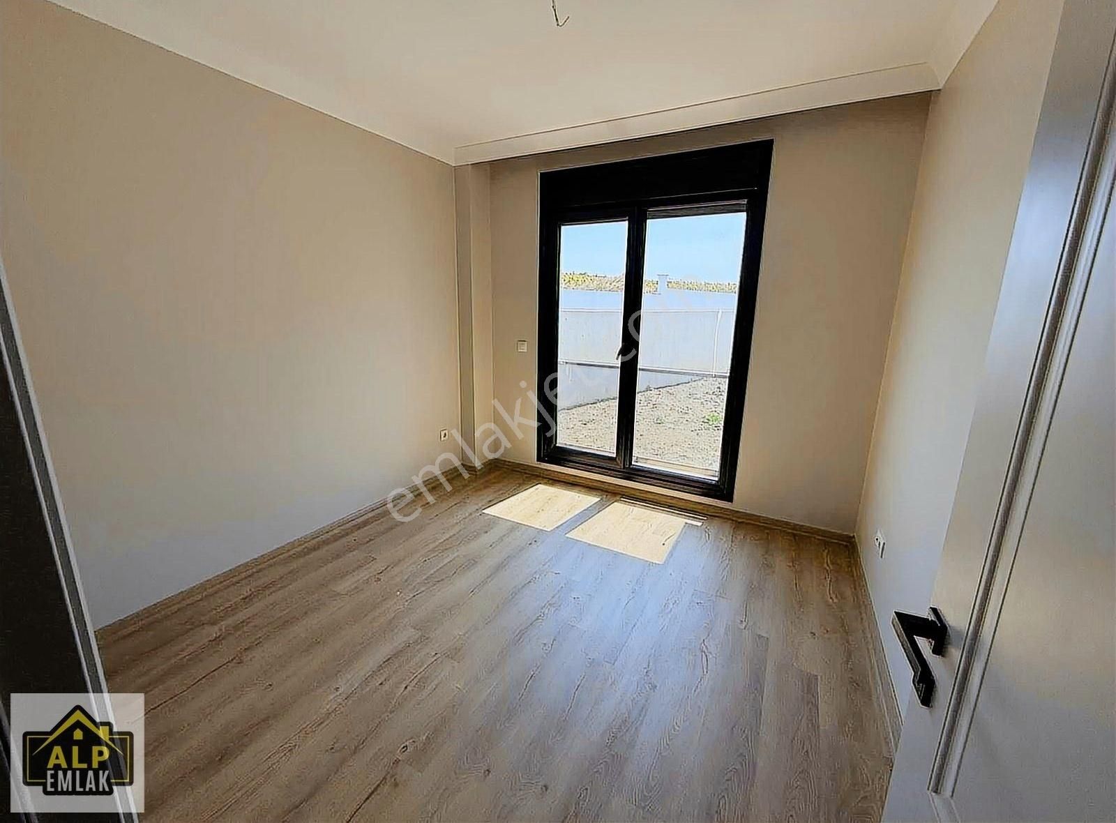 Elit Site Projesinden 600 M2 Arsa İçi 4+1 Deniz Manzaralı Villa
