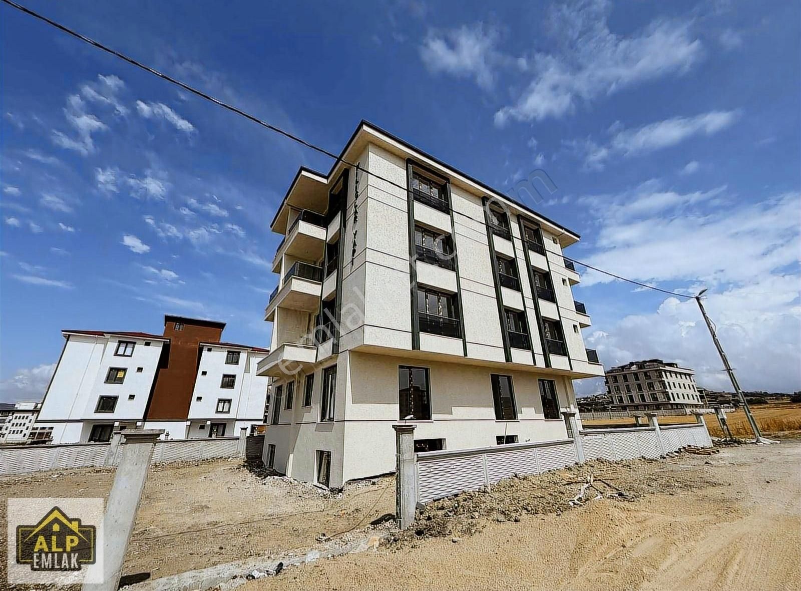 Selimpaşa'nın En Güzel Yüksek Giriş 2+1 100 M2 Dairesi