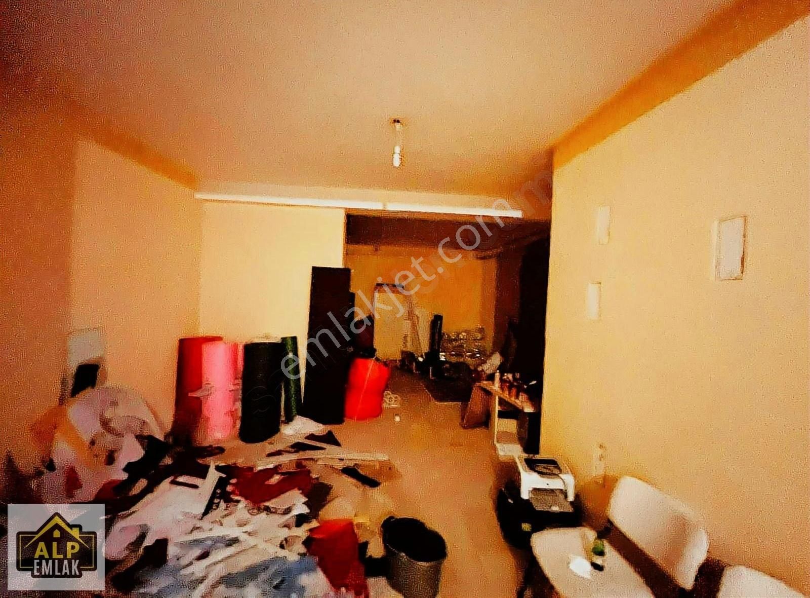 Alp Emlaktan Kumburgazda Depolu Dükkan
