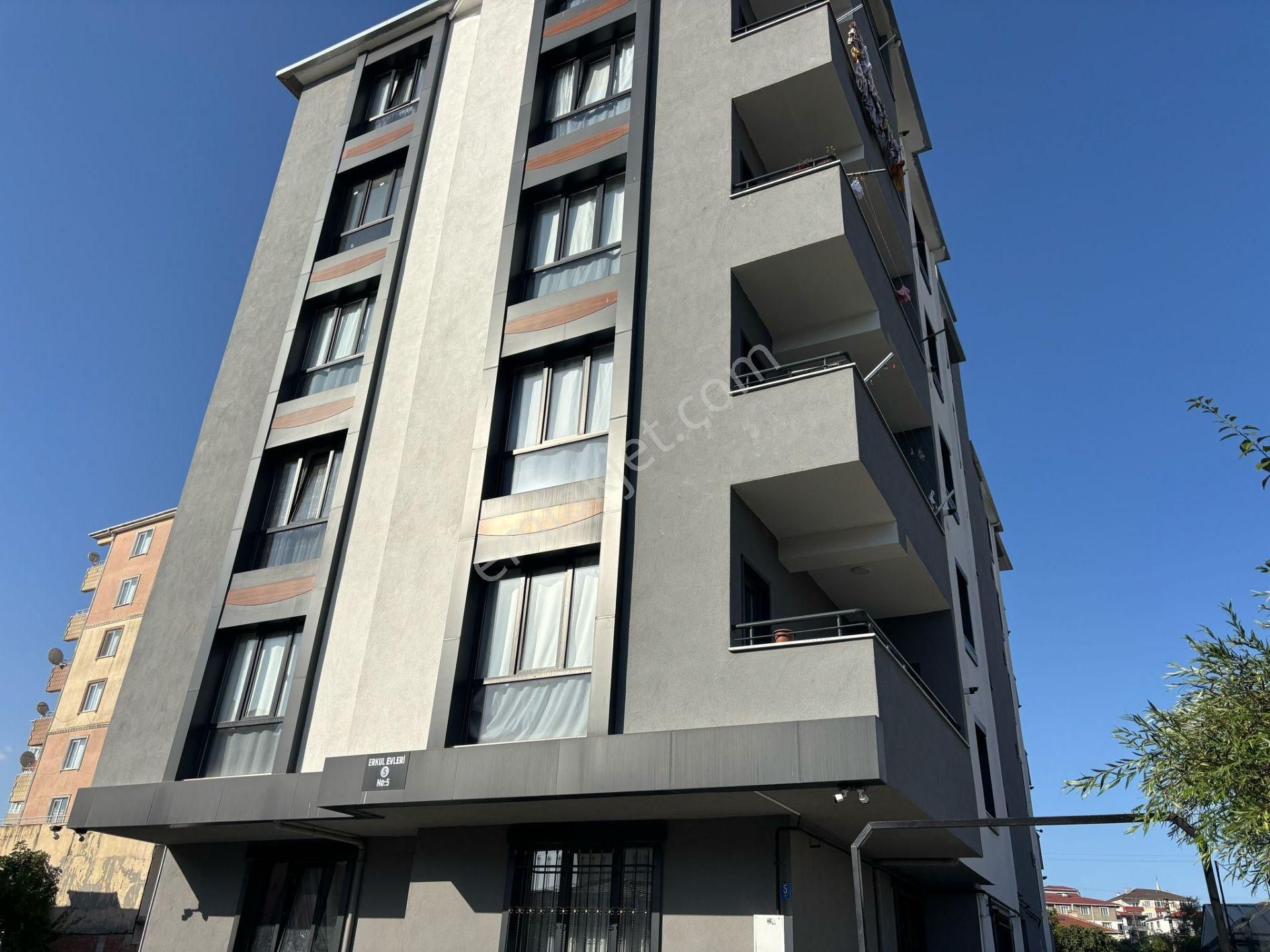 **eryıldız Gayrimenkul'den**acill Büyük Teraslı Fu+ful Ultra Lüx 2+1 Yüksek Giriş