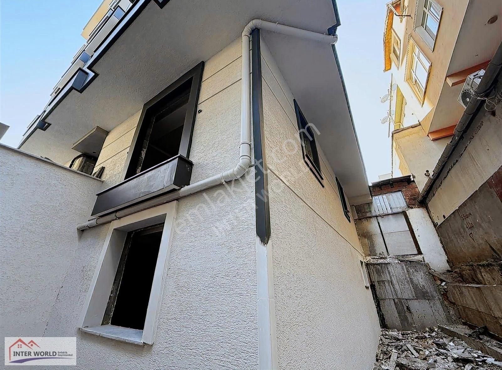 Sıfır Çift Banyolu 2+1 (üst Kat Salon* Mutfak*banyo) Planı Süper