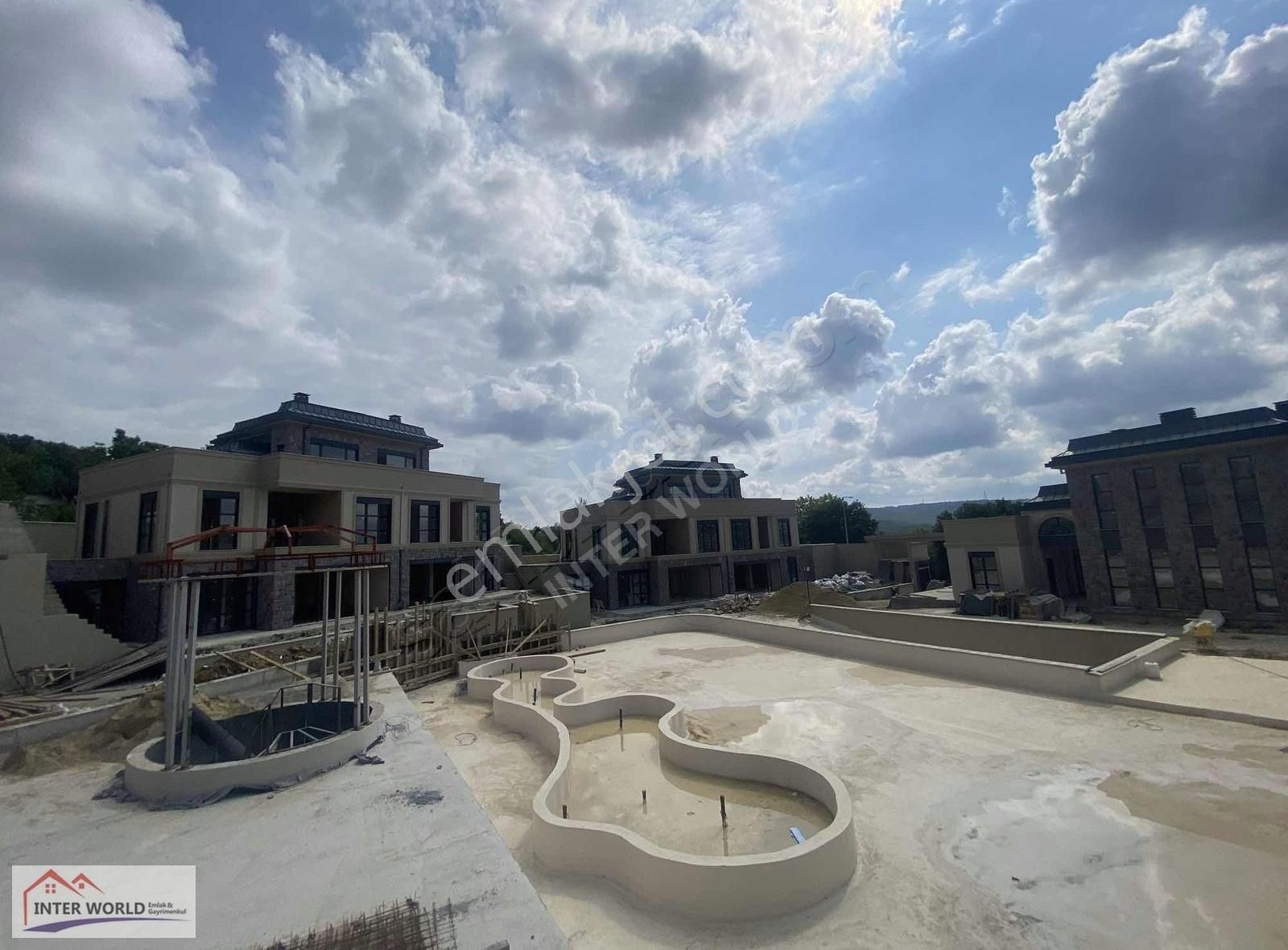 Tapu Devri Hazır Ödüllü Sitede Çekmeköy Ömerli Triplex Villa