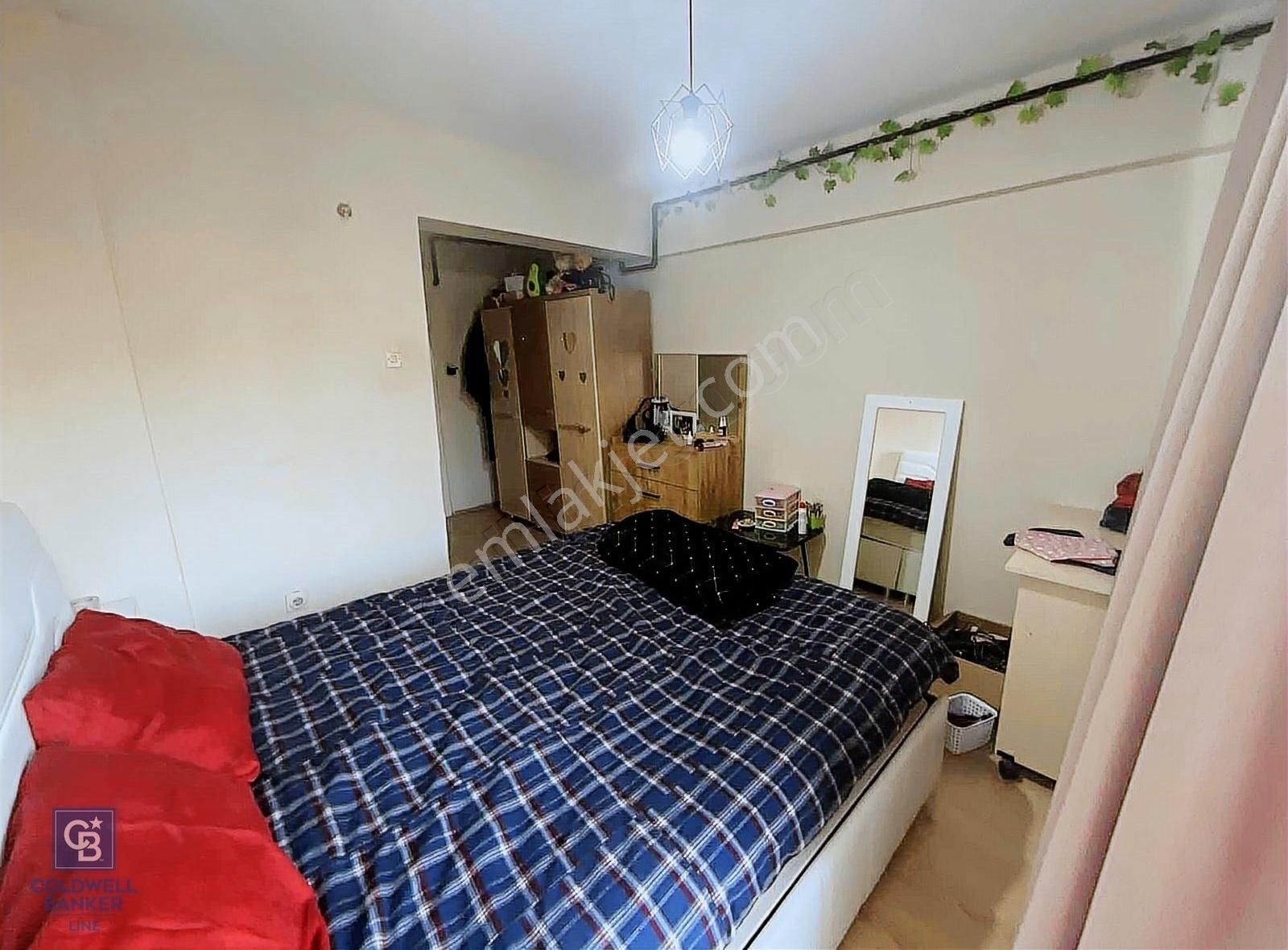 Bayraklı'da İzbana Yakını Kiralık 2+1 Daire
