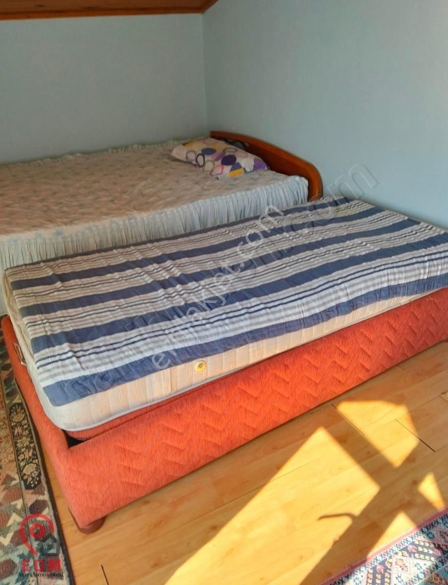 Silivri De 5 Dönüm Arazi İçinde Satılık 3 Katlı Müstakil Ev - Görsel 2