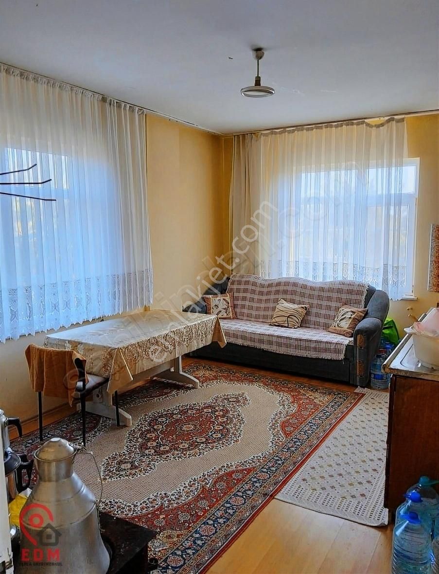 Silivri De 5 Dönüm Arazi İçinde Satılık 3 Katlı Müstakil Ev - Görsel 7