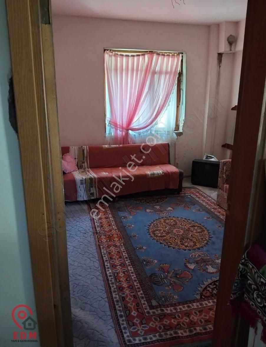 Silivri De 5 Dönüm Arazi İçinde Satılık 3 Katlı Müstakil Ev - Görsel 12