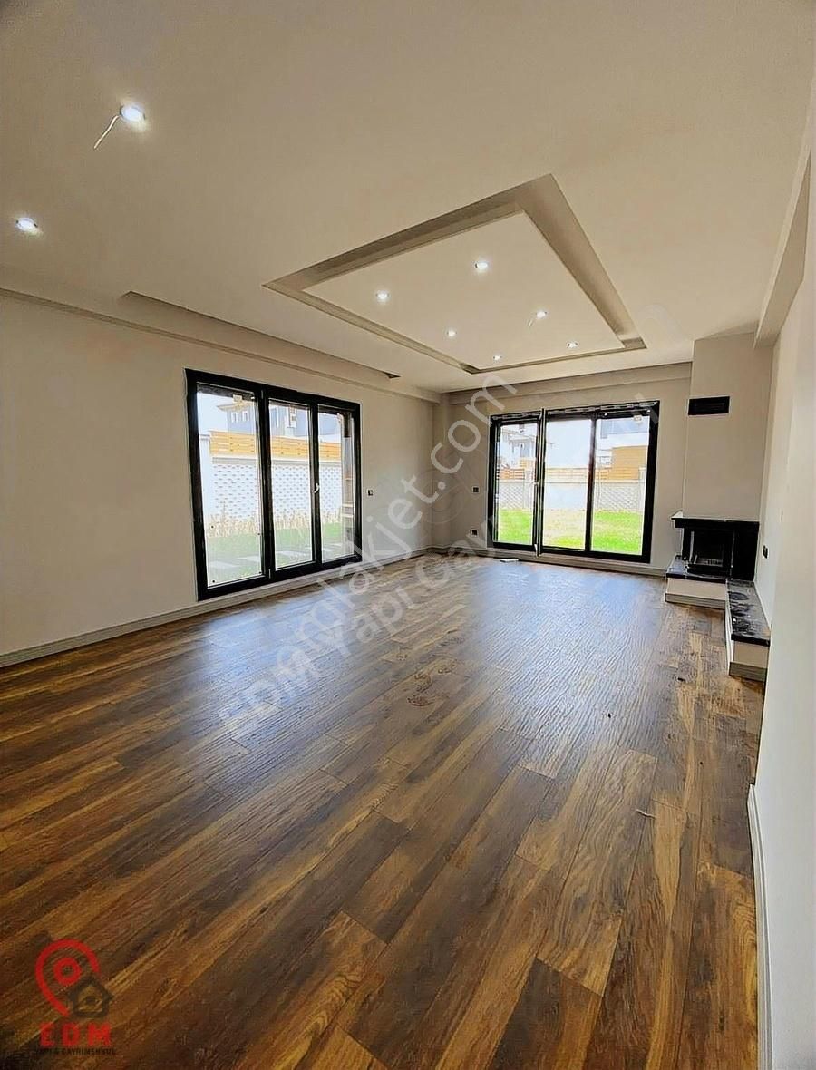 Silivride Özel Havuzlu Modern Mimarili Müstakil Satılık Villa - Görsel 3