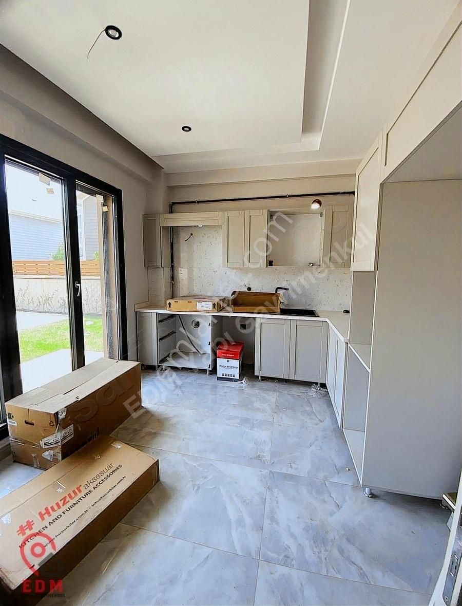 Silivride Özel Havuzlu Modern Mimarili Müstakil Satılık Villa - Görsel 15