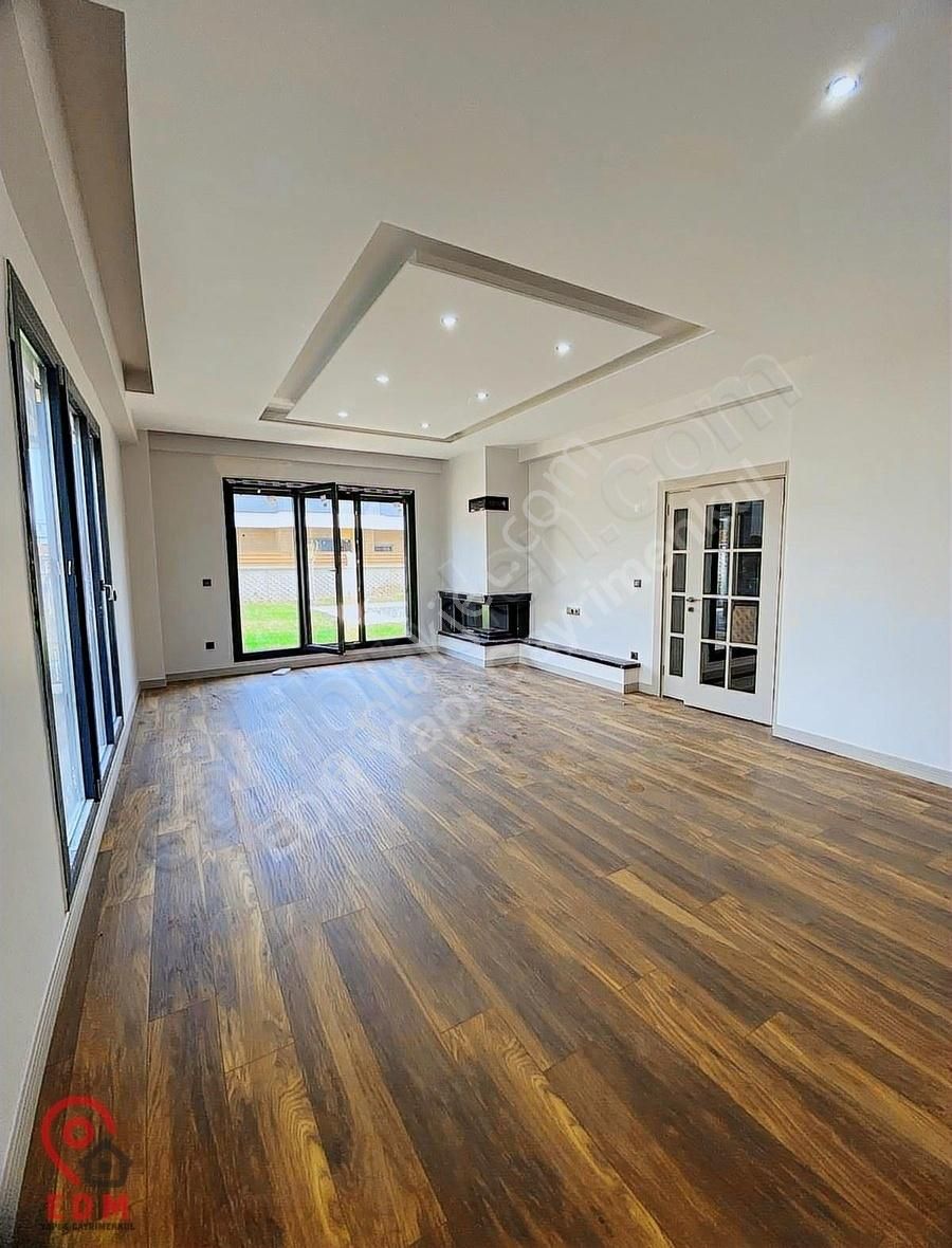 Silivride Özel Havuzlu Modern Mimarili Müstakil Satılık Villa - Görsel 8