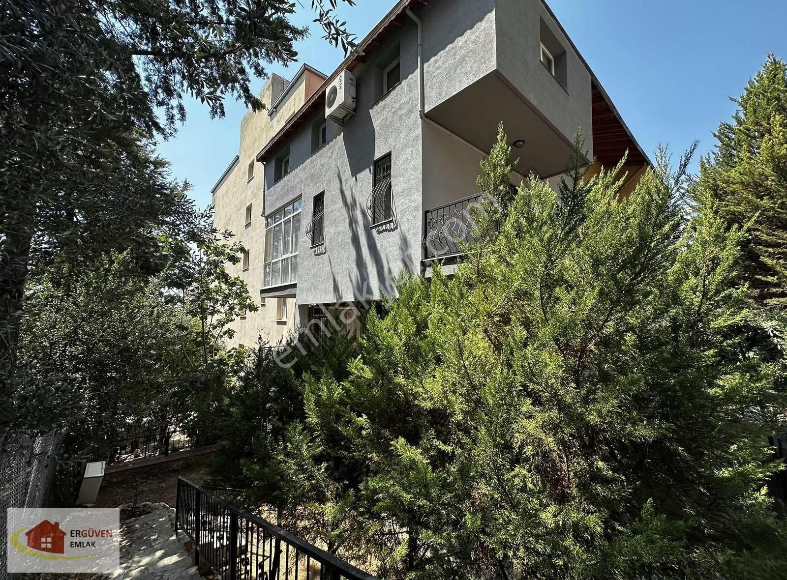 Ergüven Emlak/evka 3 Macro Center Önü/ Bağımsız Bahçeli 4 Katlı