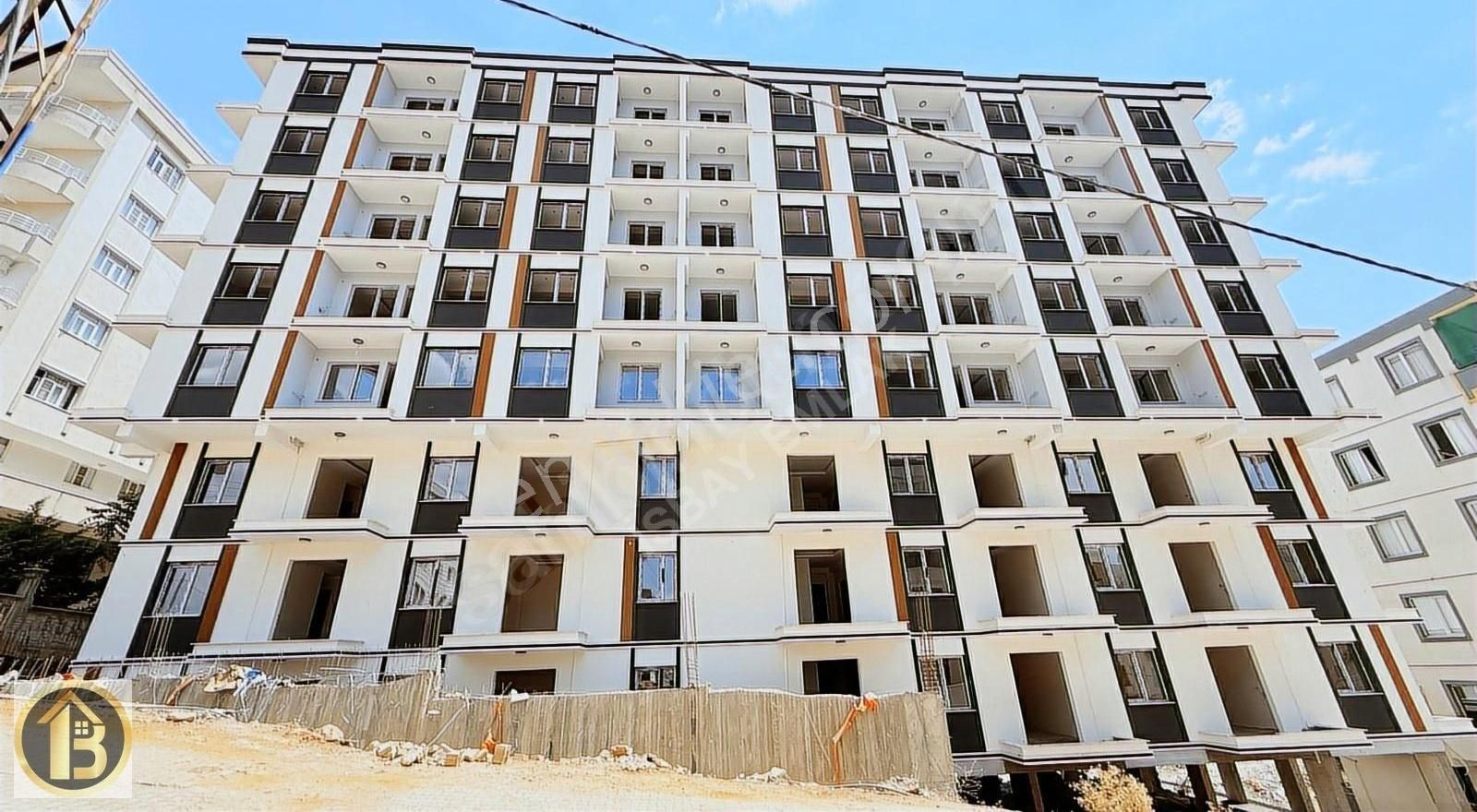 Kültür Koleji Yanı Satılık 1+1 Lüks Daire İsbay Emlak'ta