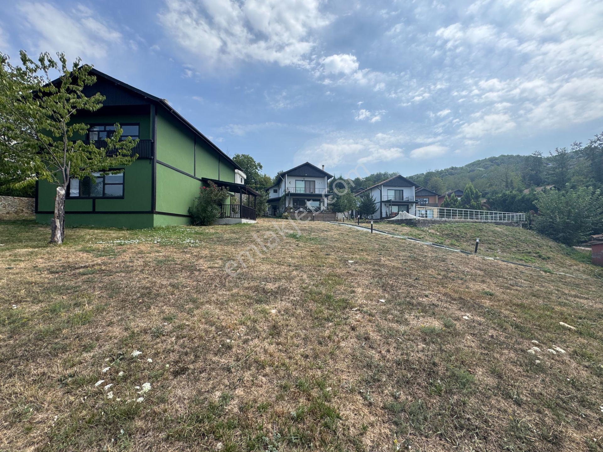 Sapanca’da Site İçinde Satılık Göl Manzaralı Bahçeli Müstakil Villa.. - Görsel 15