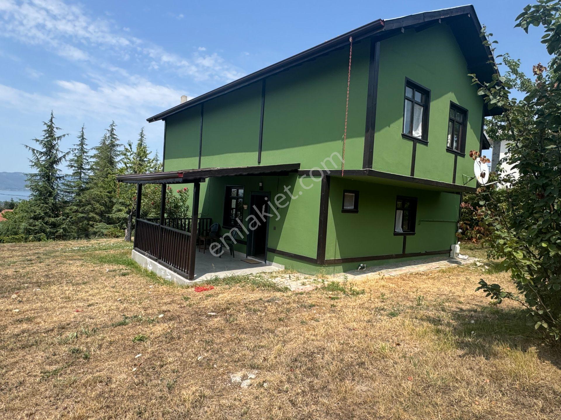 Sapanca’da Site İçinde Satılık Göl Manzaralı Bahçeli Müstakil Villa.. - Görsel 4