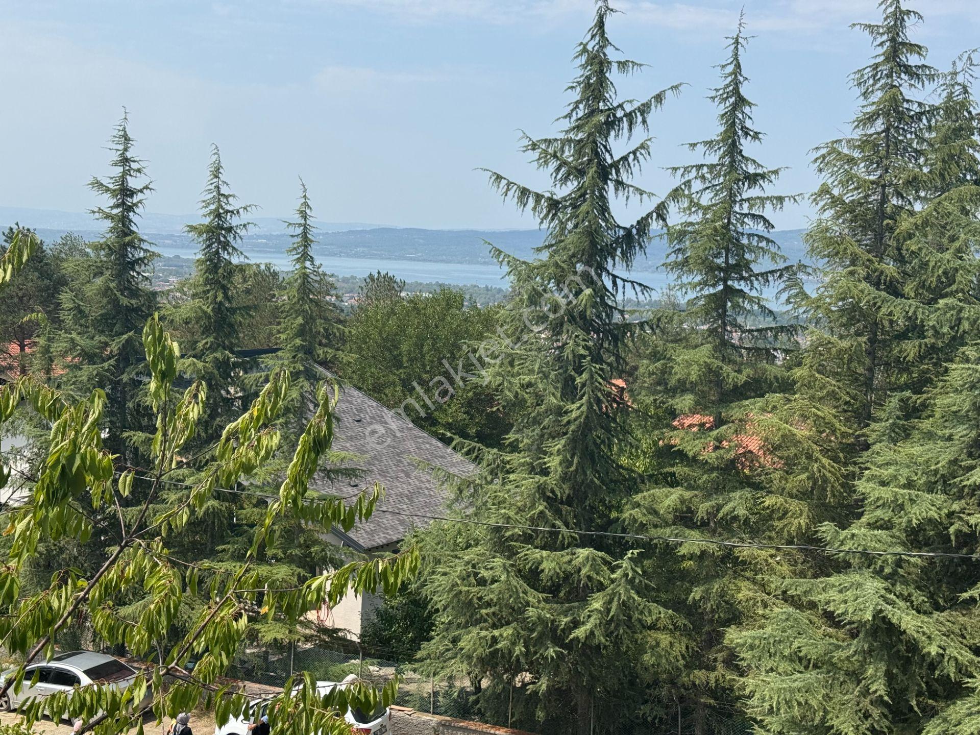 Sapanca’da Site İçinde Satılık Göl Manzaralı Bahçeli Müstakil Villa.. - Görsel 6
