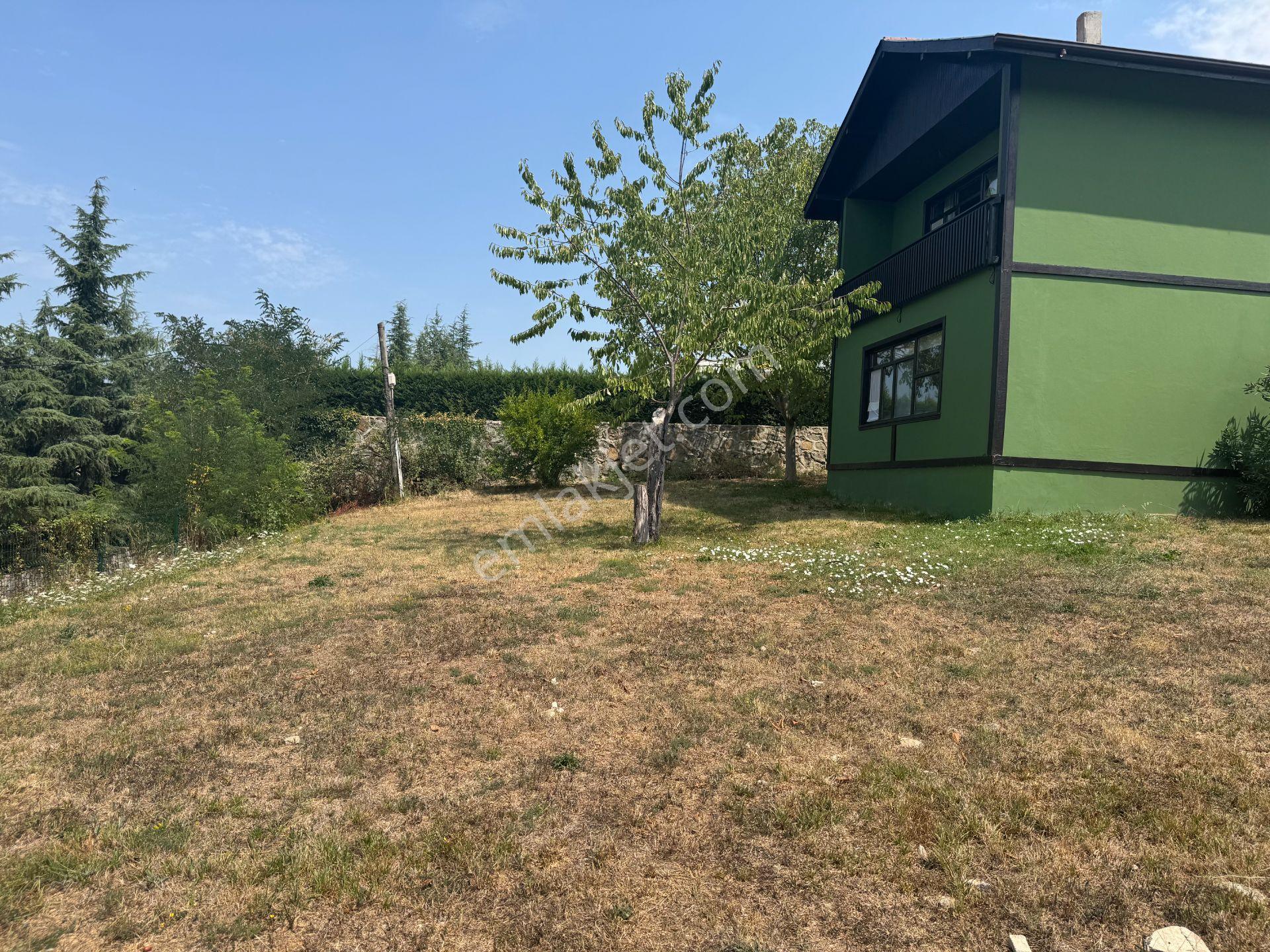 Sapanca’da Site İçinde Satılık Göl Manzaralı Bahçeli Müstakil Villa.. - Görsel 12
