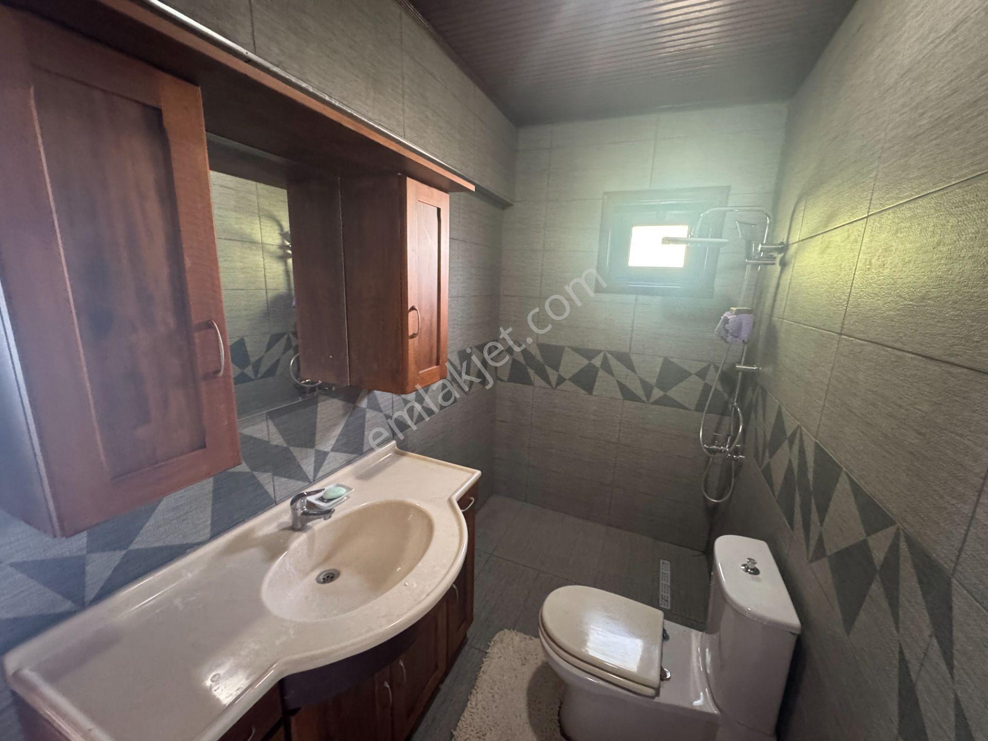 Sapanca’da Site İçinde Satılık Göl Manzaralı Bahçeli Müstakil Villa.. - Görsel 26