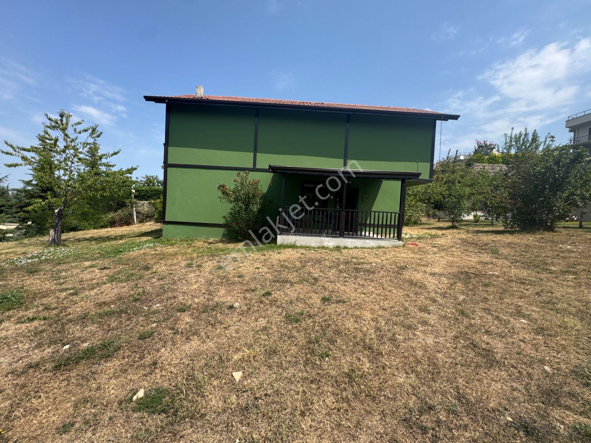Sapanca’da Site İçinde Satılık Göl Manzaralı Bahçeli Müstakil Villa.. - Görsel 5