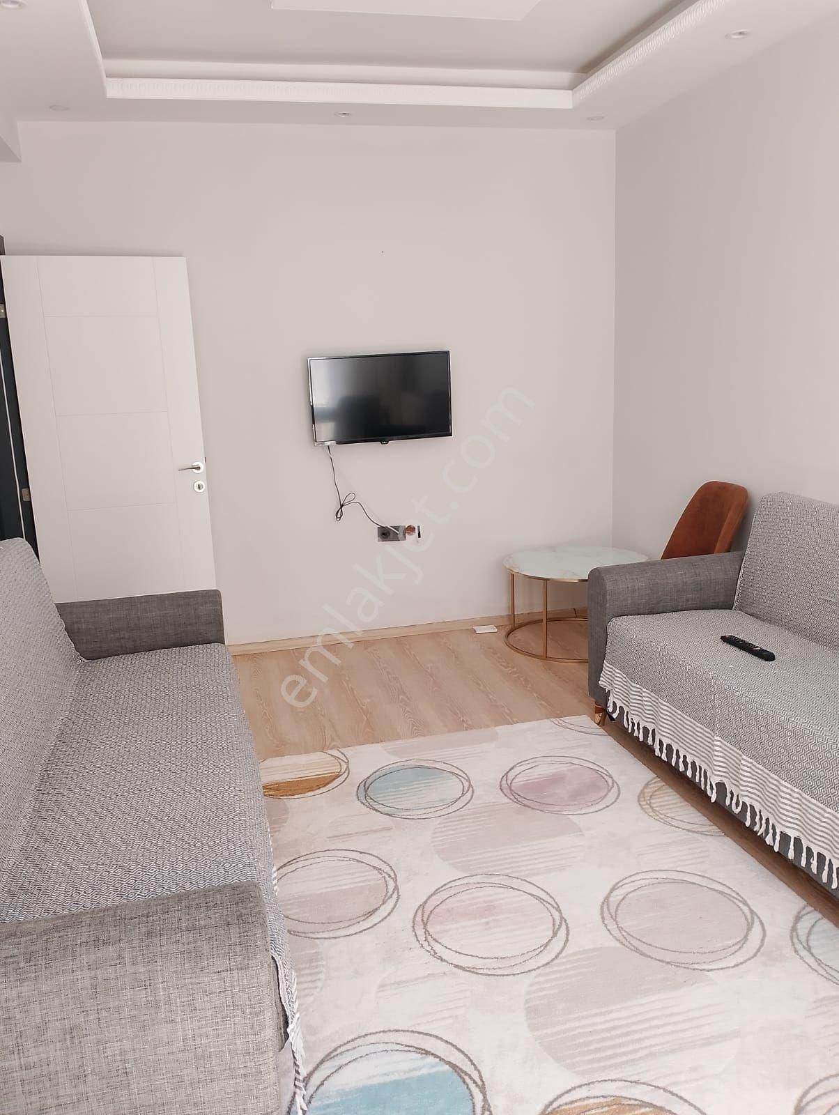 Şehitler Mahallesi Üniversite Karşısı Kiralık Eşyalı Arakatta Kapalı Otoparklı 1+1 Daire