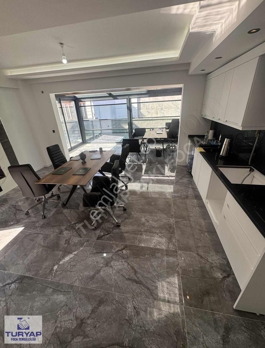 Turyap Foça'dan Satılık Havuzlu Asansörlü Lüks Villa - Görsel 11