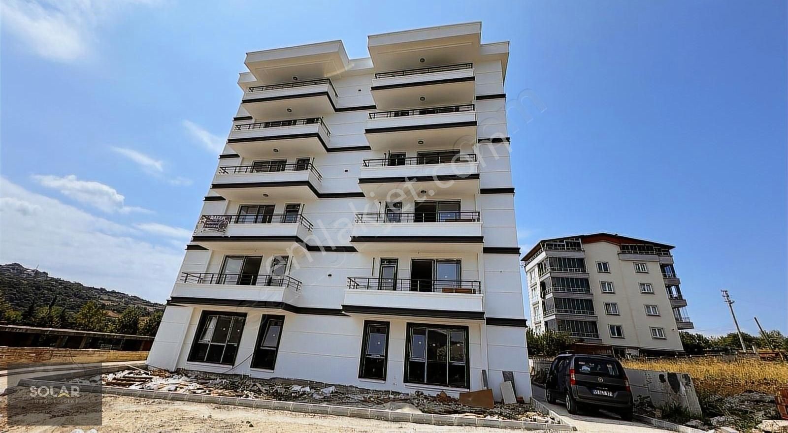 İlkadım Derecik'te 3+1 Ebeveyn Banyolu Geniş Daire