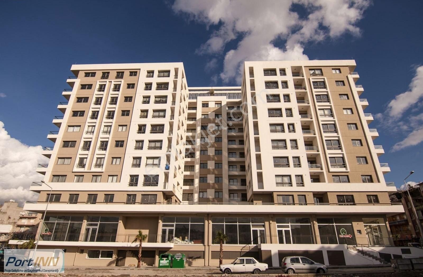 Bornova Yeşilova 'da Site İçinde Kiralık Teraslı 1+1 Daire