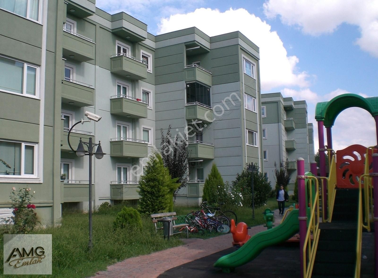 Amg Emlaktan İztop Park Evlerinde 2+1 Kiralık Daire