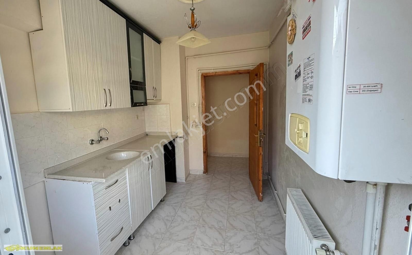 Coşkun Emlak'tan Merkezde 2+1 Ara Kat Kiralık Daire