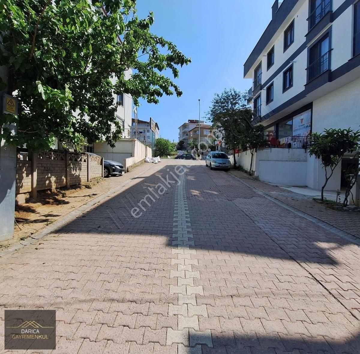 Darıca Gayrimenkulden Caddeye Yakın Merkezi Konunda Arsa