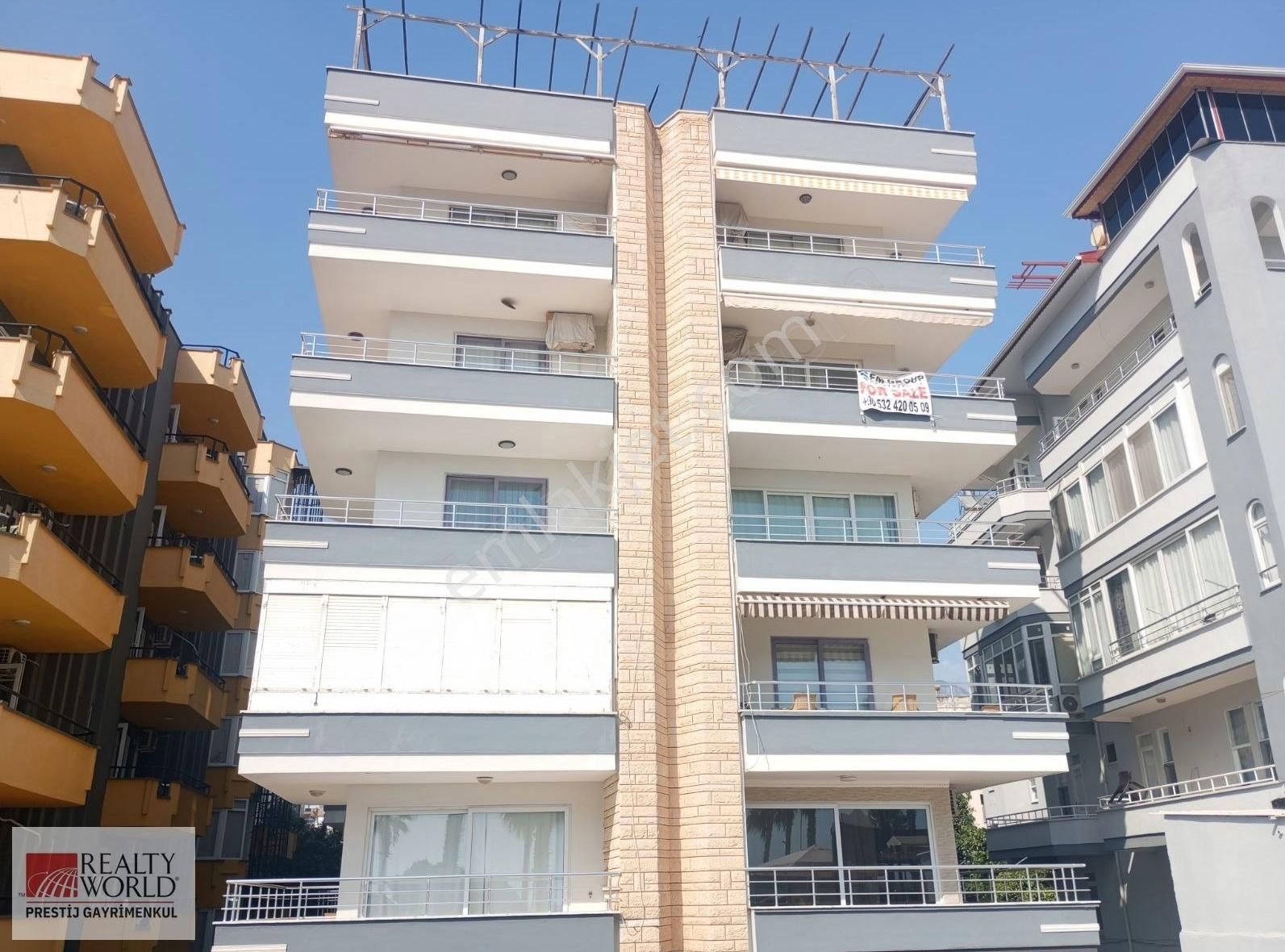 Mahmutlarda Denize İlk Bantta Satılık 2+1 Daire