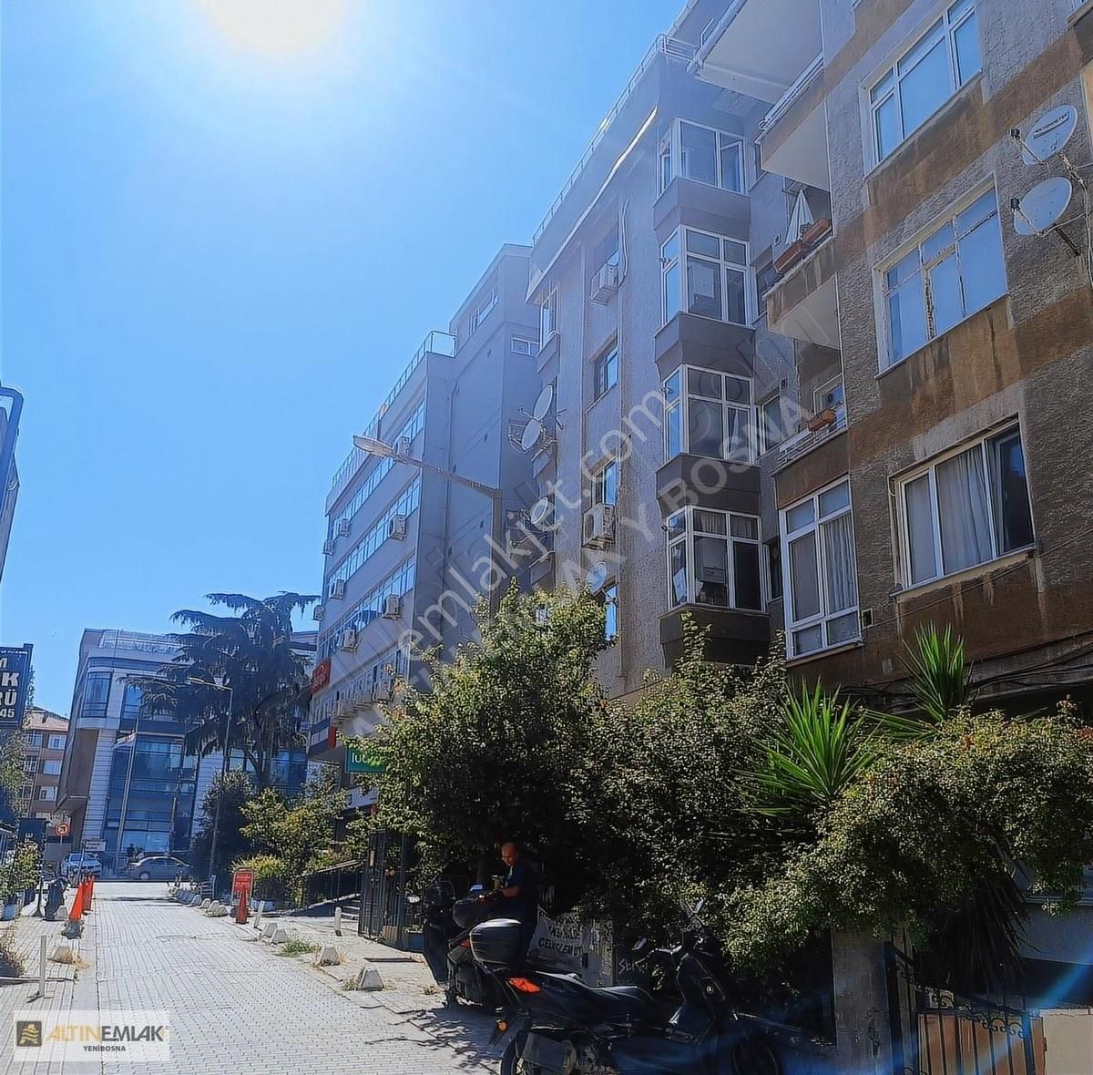 Bakırköy Merkezde Kiralık 2+1 Daire