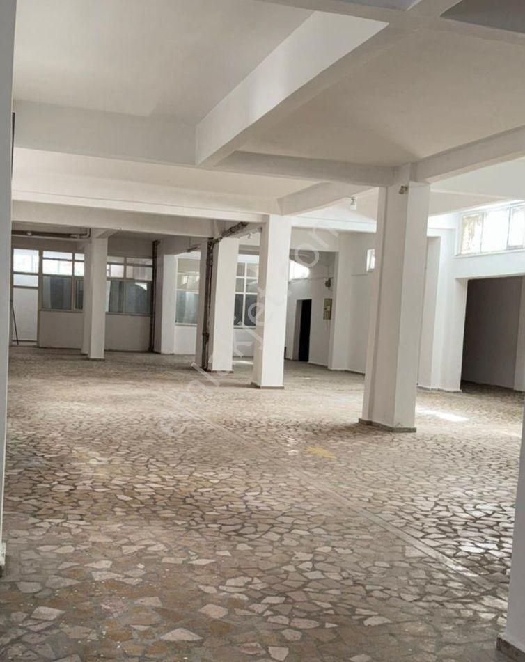 Halkalı Meydanda Kiralık İş Yeri 700m²(bodrumkat)
