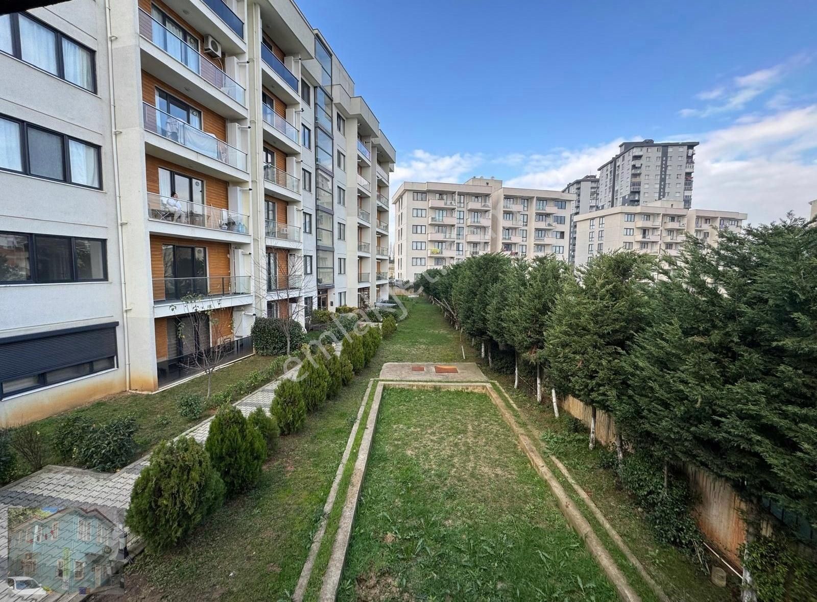 Tuzla Reflex Sitesinde Satılık 2+1 Kısmi Eşyalı Daire